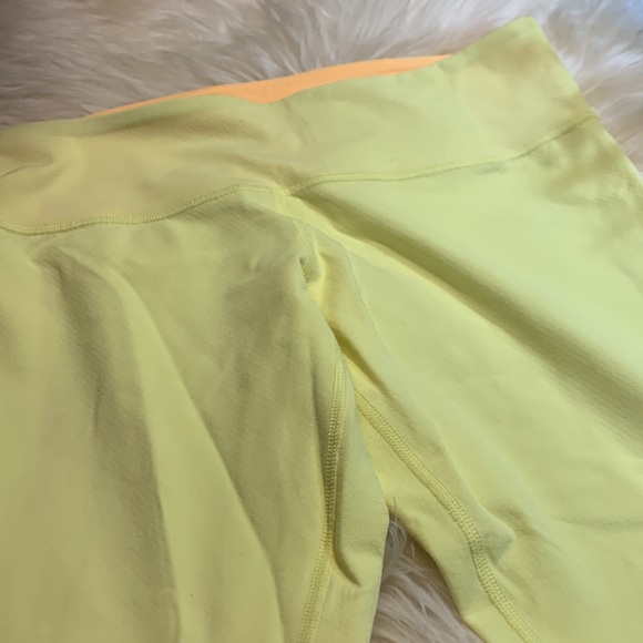 Size 10 Lululemon Yellow crop pant - Picture 13 of 16